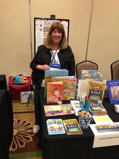 American Jewish Library Conference Welcomes Alva and Dancing Dreidels