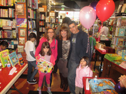 Alva Makes a Return Visit to Apostrophe Books in Long Beach, CA
