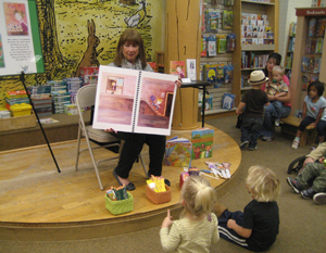 Alva Visits Barnes & Noble in Ventura, CA for a Fun Story Time
